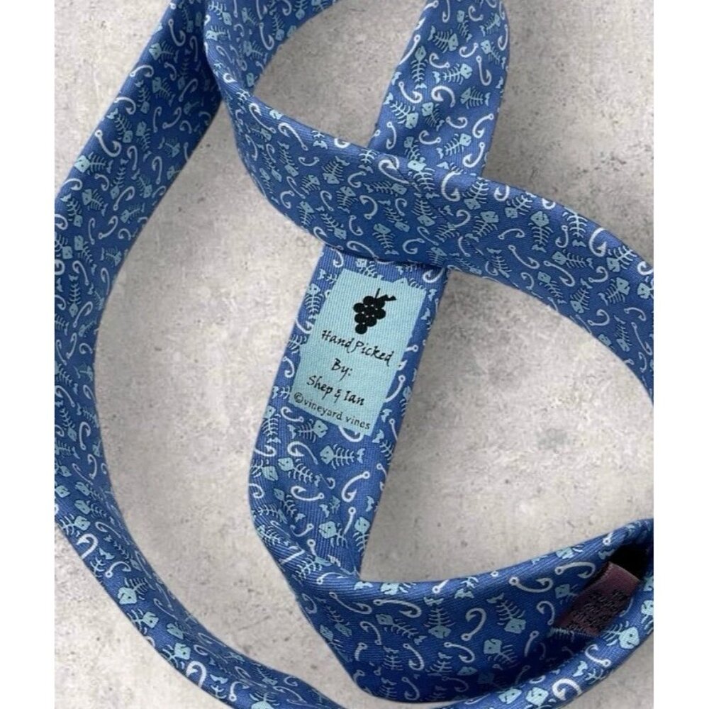 NEW VINEYARD VINES Silk Tie USA Blue Hook Fish Skeleton W:3.8" - Picture 5 of 7